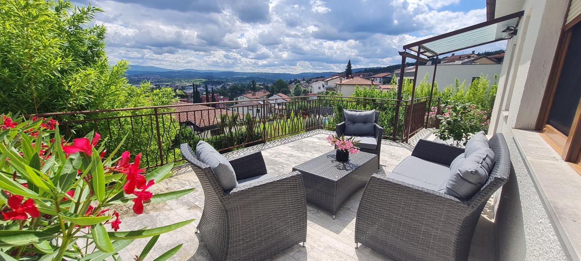 Apartment By The Castle โคเปร์ ภายนอก รูปภาพ